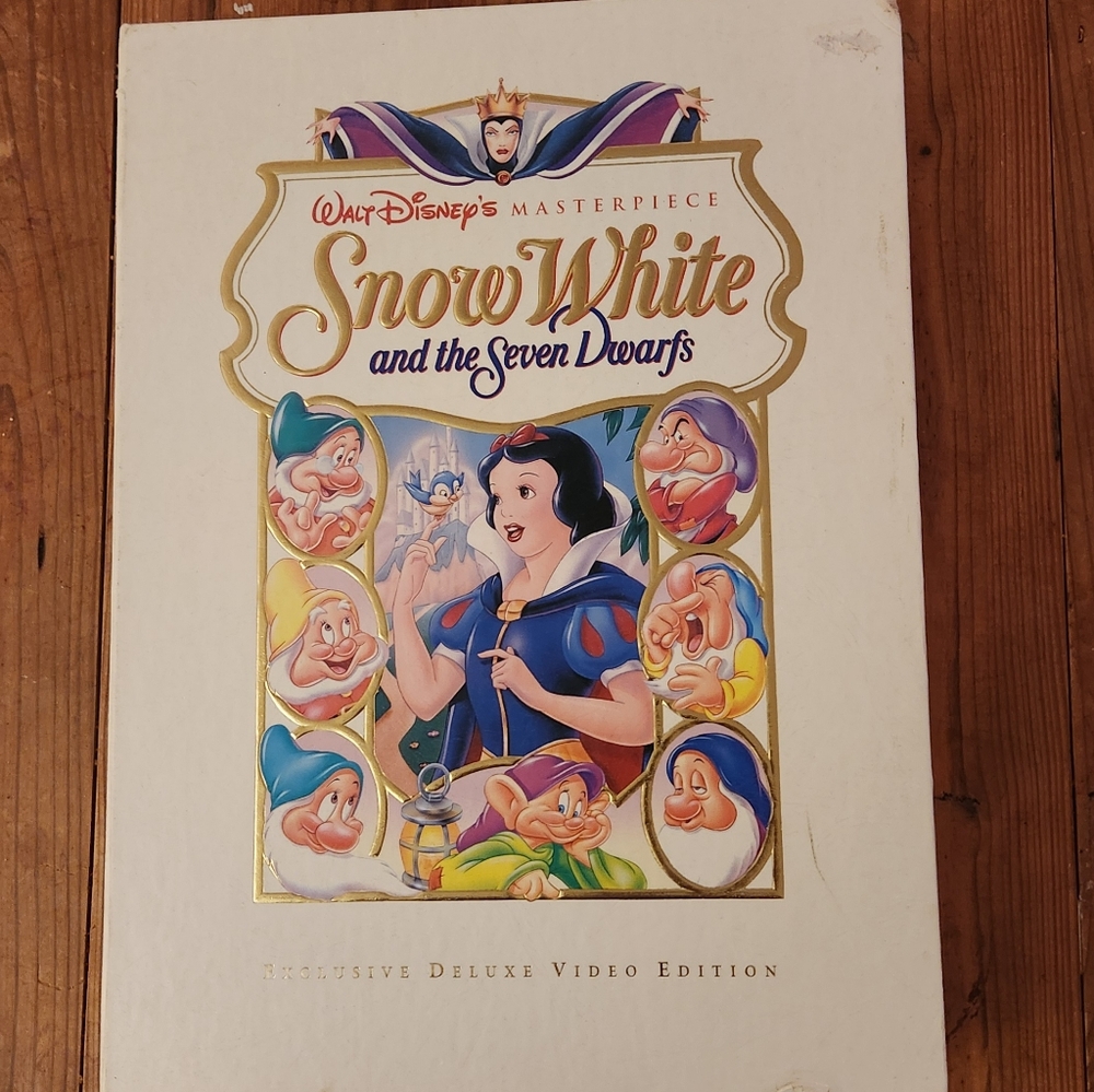 Walt Disney's Masterpiece SNOW WHITE Exclusive Deluxe Video Edition VHS Set